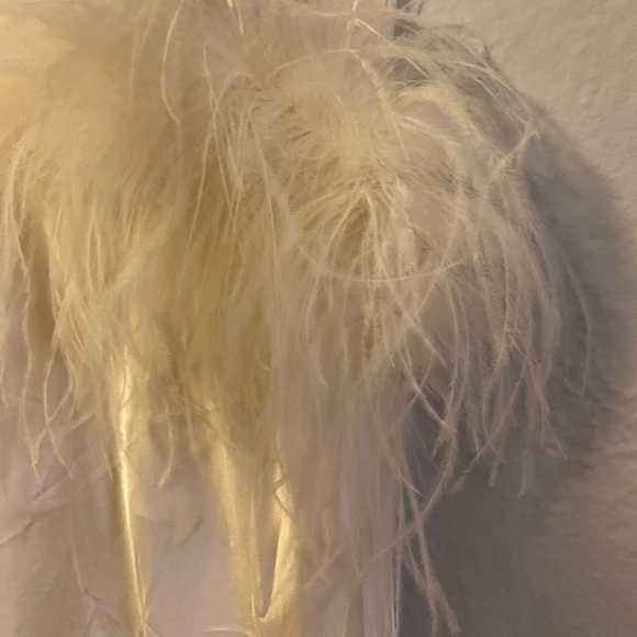 GILDA & PEARL
CAMILLE SILK AND FEATHER SLIP IVORY
Medium size new with tags - Picture 6 of 6